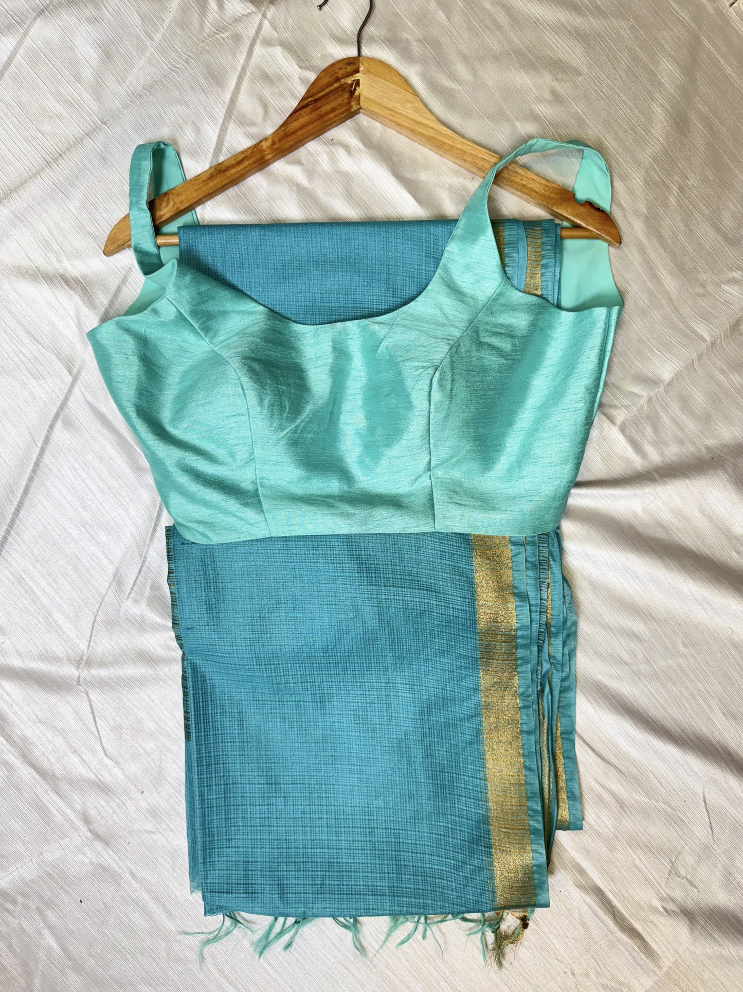 Light Blue Kota Cotton Saree With Sleeveless Blouse