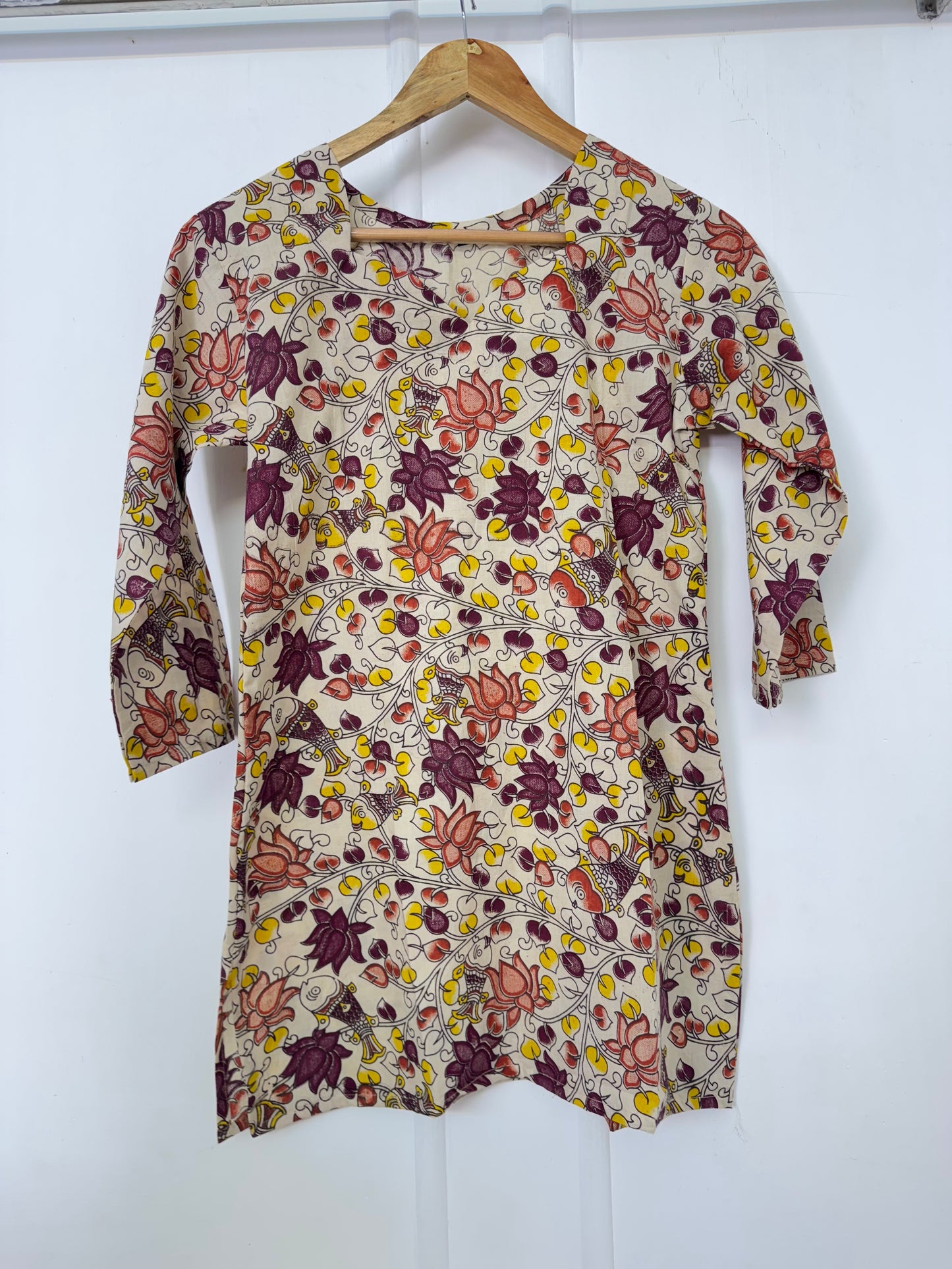 HALF WHITE SHORT KURTI