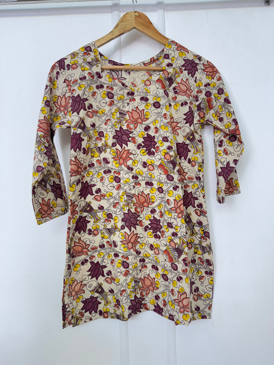 HALF WHITE SHORT KURTI