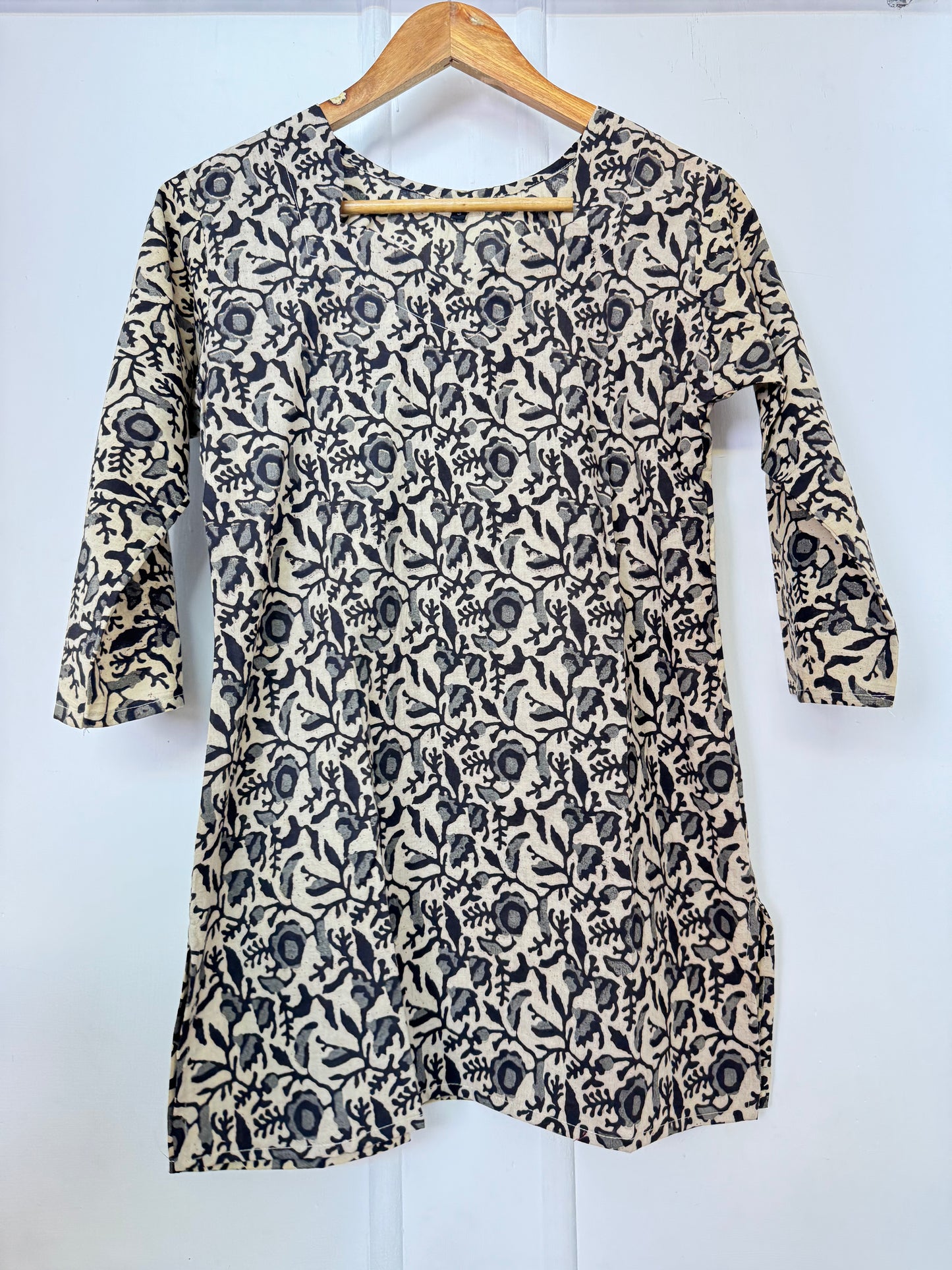 BLACK KALAMKAARI SHORT KURTI