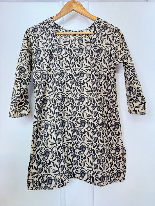 BLACK KALAMKAARI SHORT KURTI