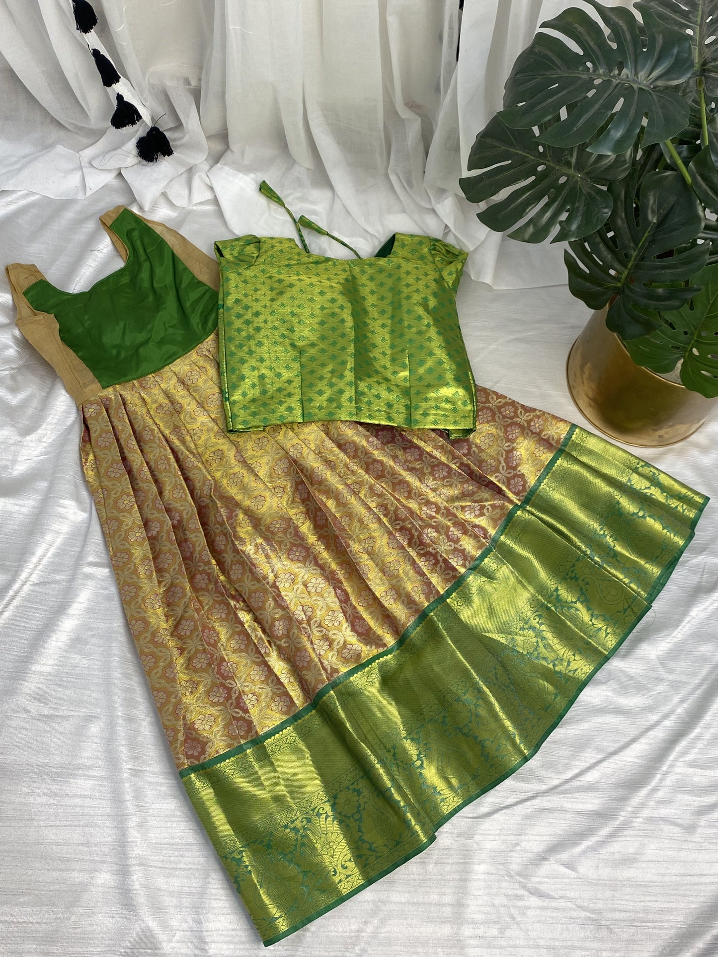 Golden Pattu Pavadai Sattai