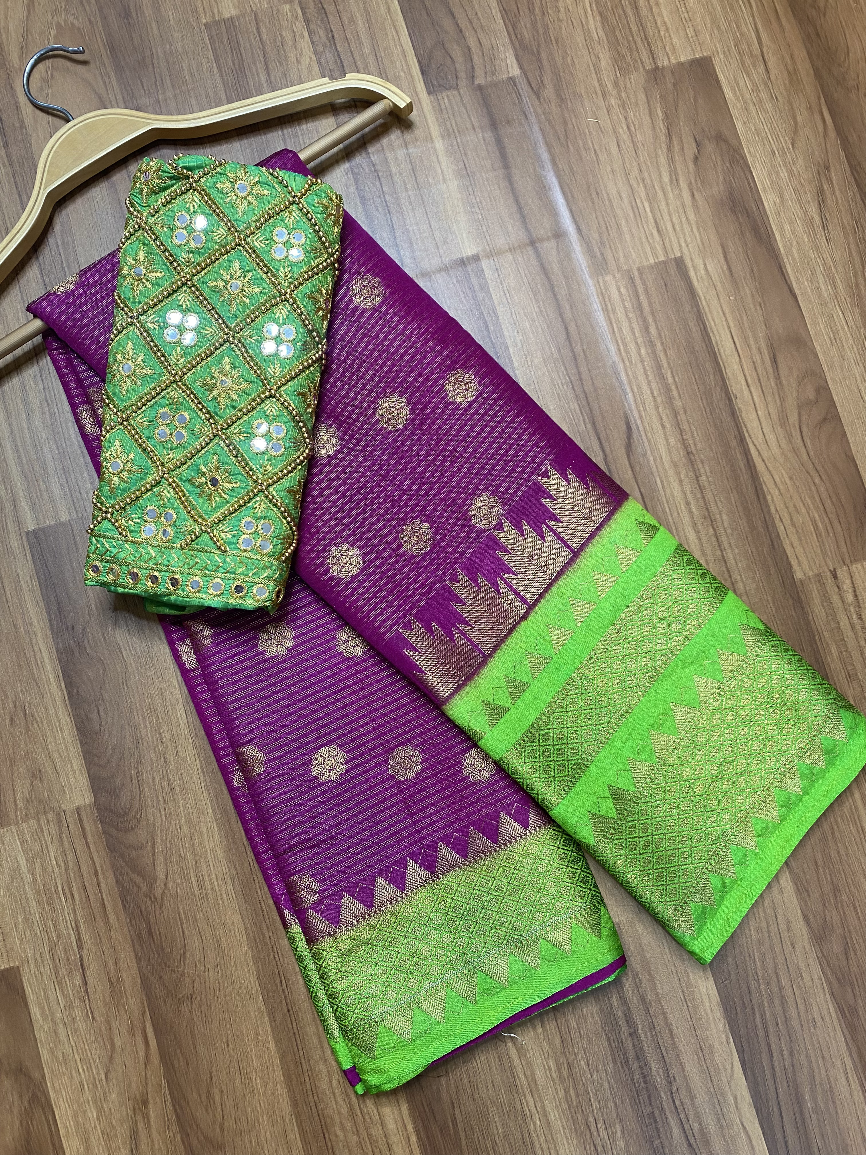 Royal Blue and Parrot Green color kuppadam pattu handloom saree with all  over jill checks and